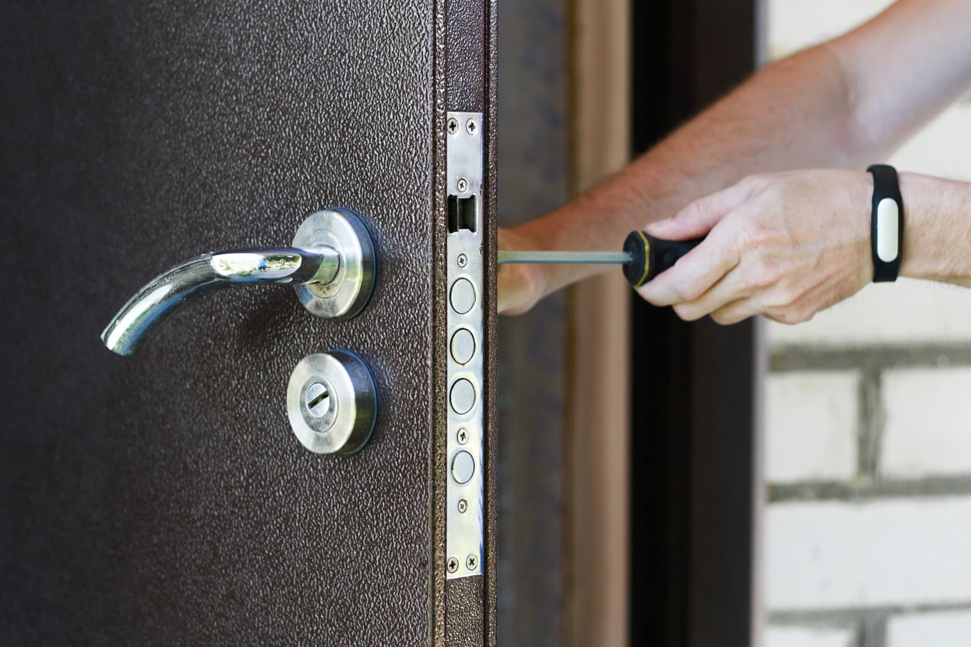 Encuentre las cerraduras y cilindros idóneos para sus puertas